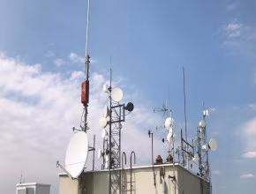 What's the Difference Between HF, VHF, and UHF?